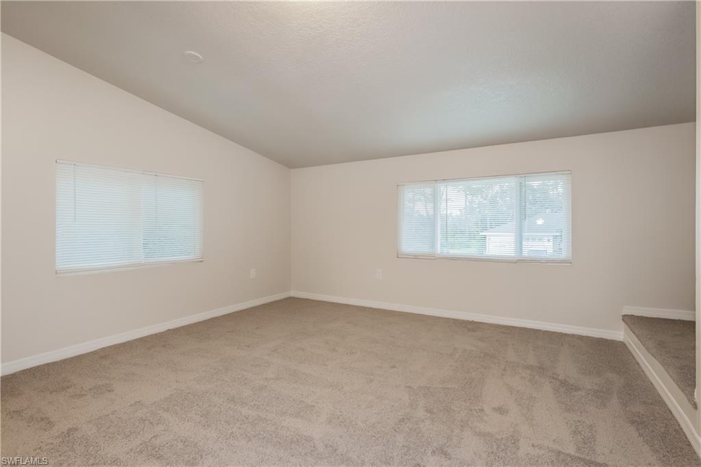 21200 Argyle Ave Property Photo 9