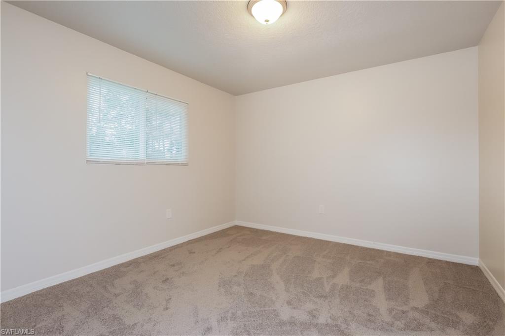 21200 Argyle Ave Property Photo 12