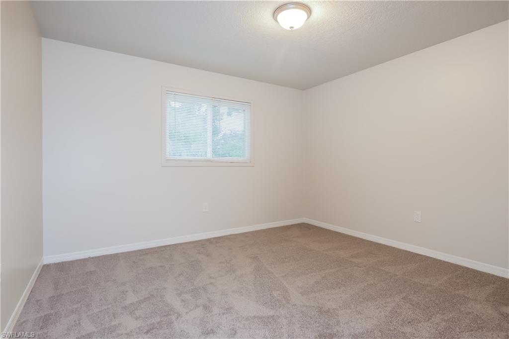 21200 Argyle Ave Property Photo 13