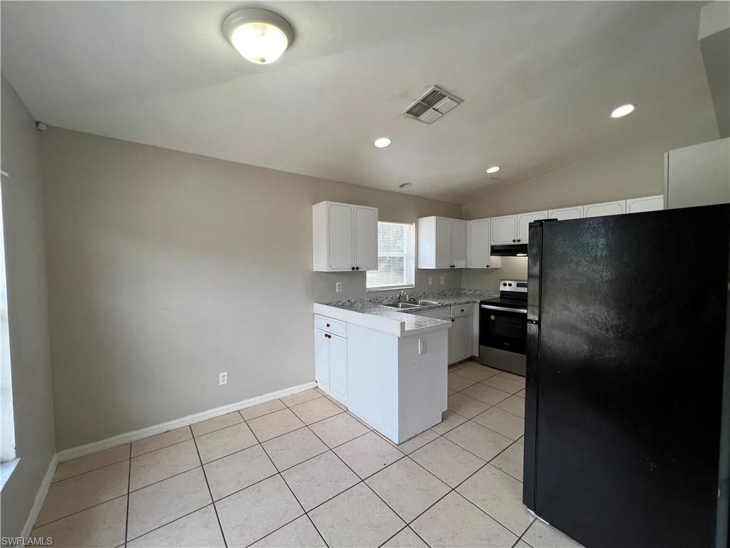 4869/4871 Leonard Blvd S Property Photo 5