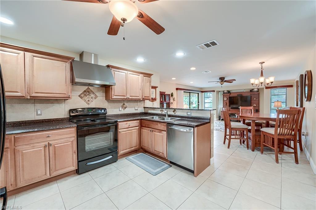 250 Torrey Pines Pt Property Photo 2