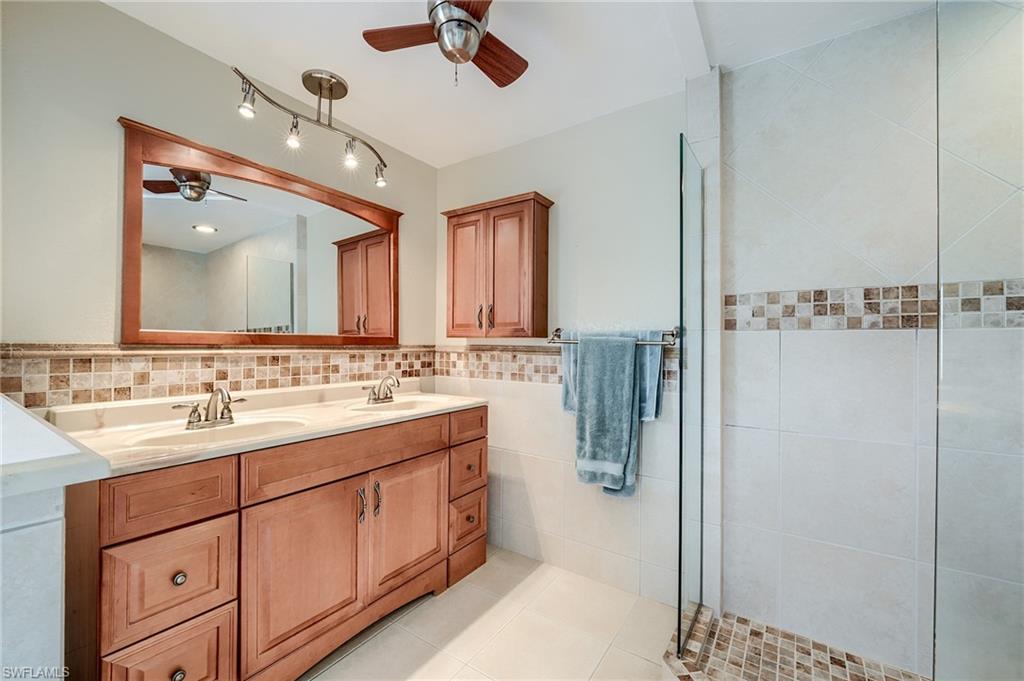 250 Torrey Pines Pt Property Photo 8