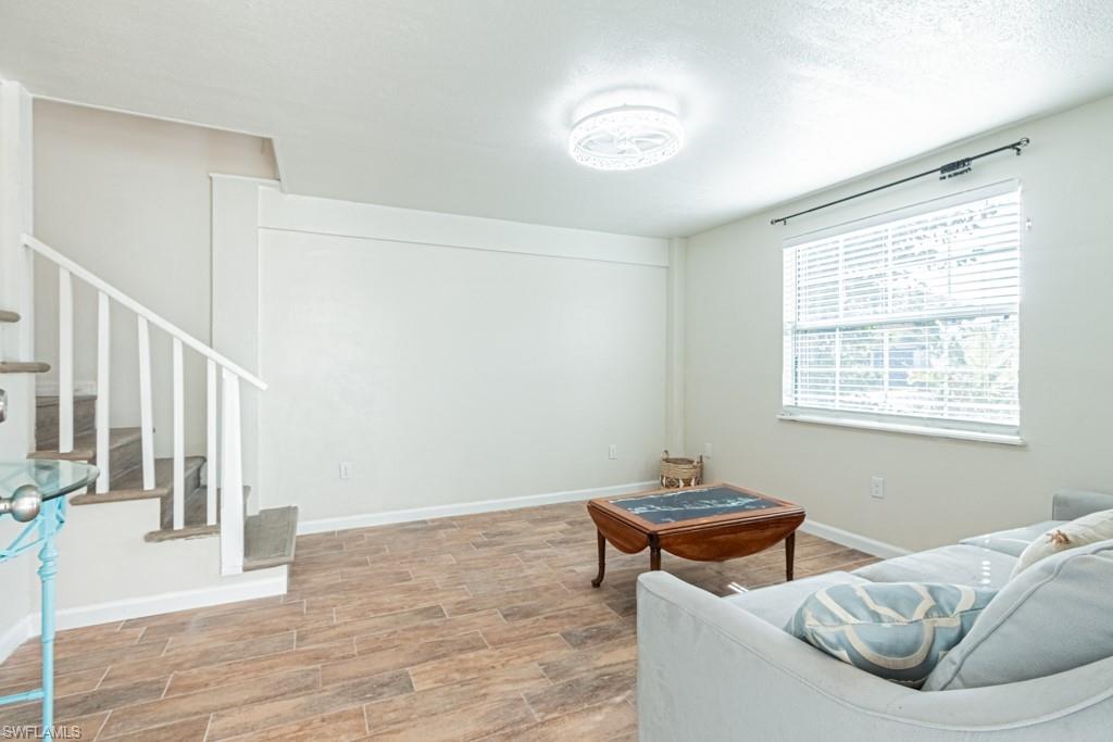 1881 Danford St Property Photo 4