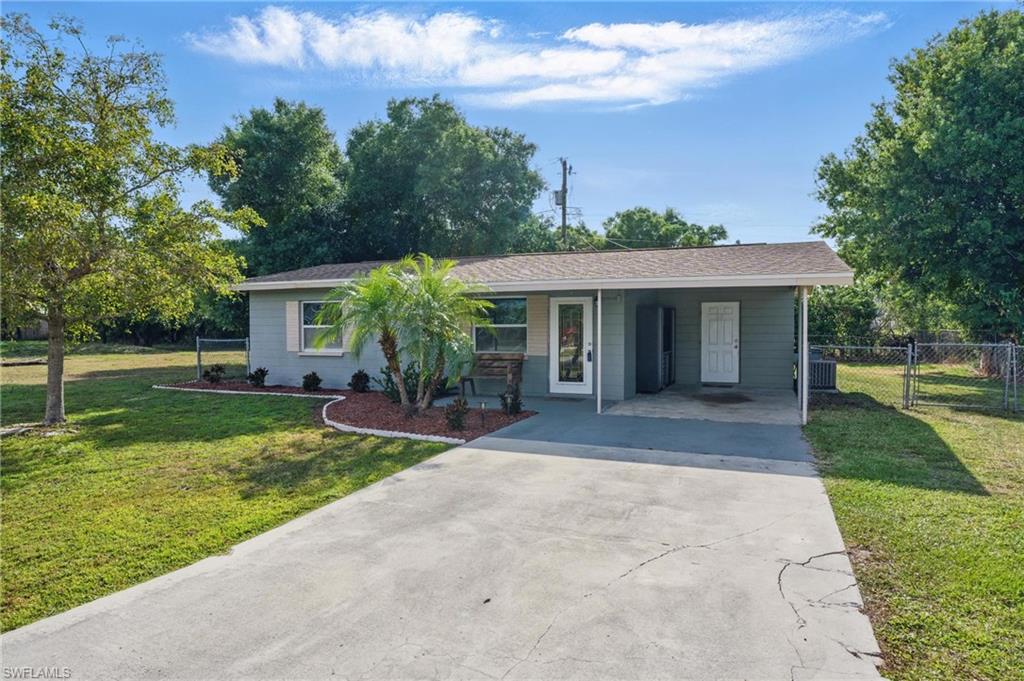 2123 W Gardenia Cir Property Photo 2