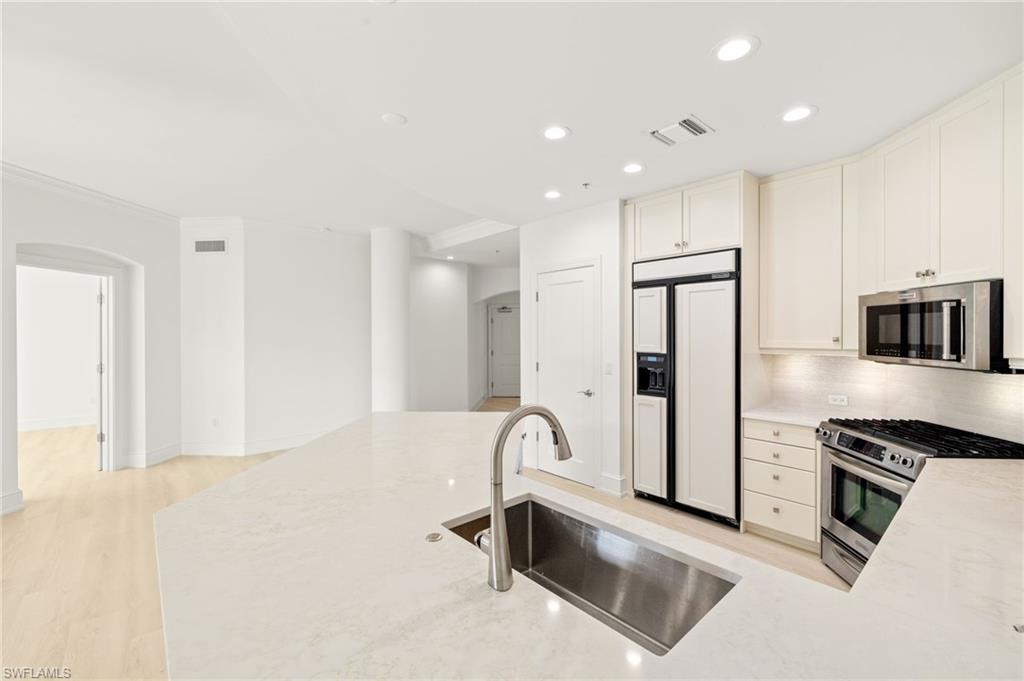 9123 Strada Pl # 7316 Property Photo 12