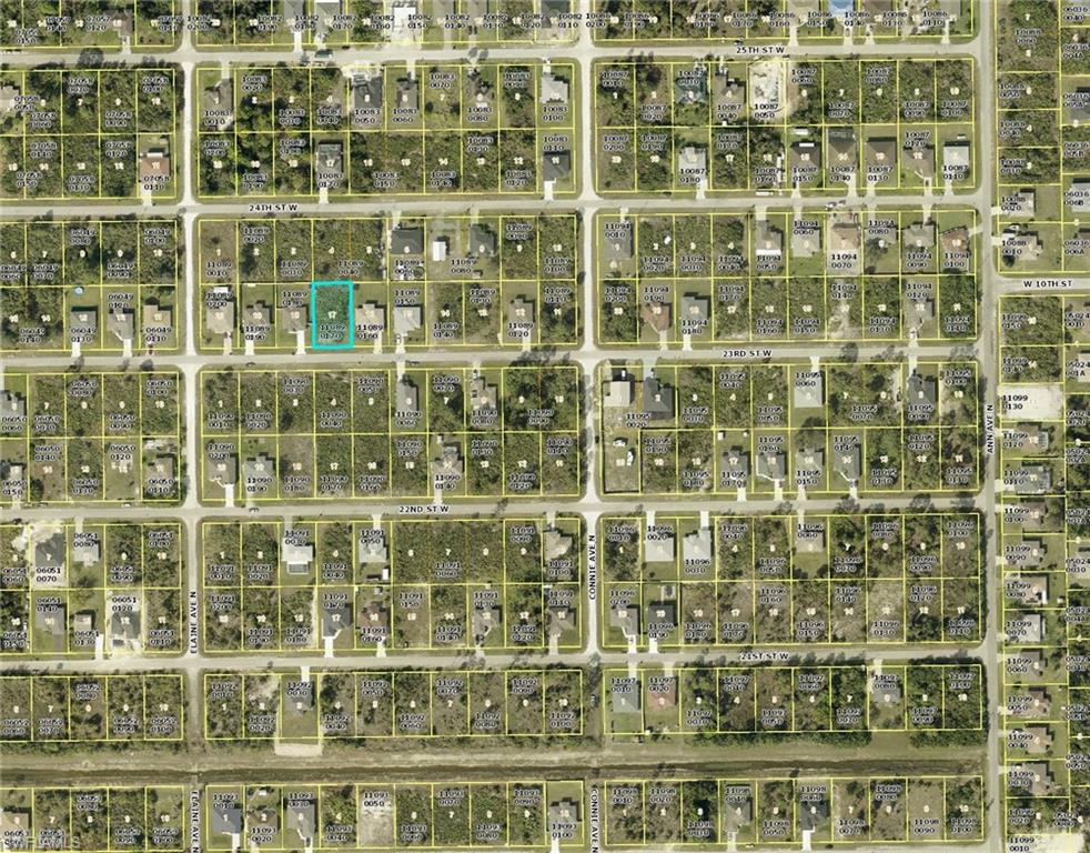 2612 23rd St W Property Photo 3