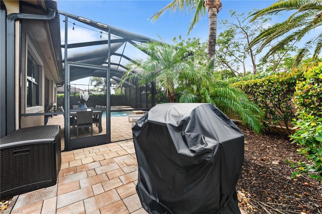 15965 Tropical Breeze Dr Property Photo 28