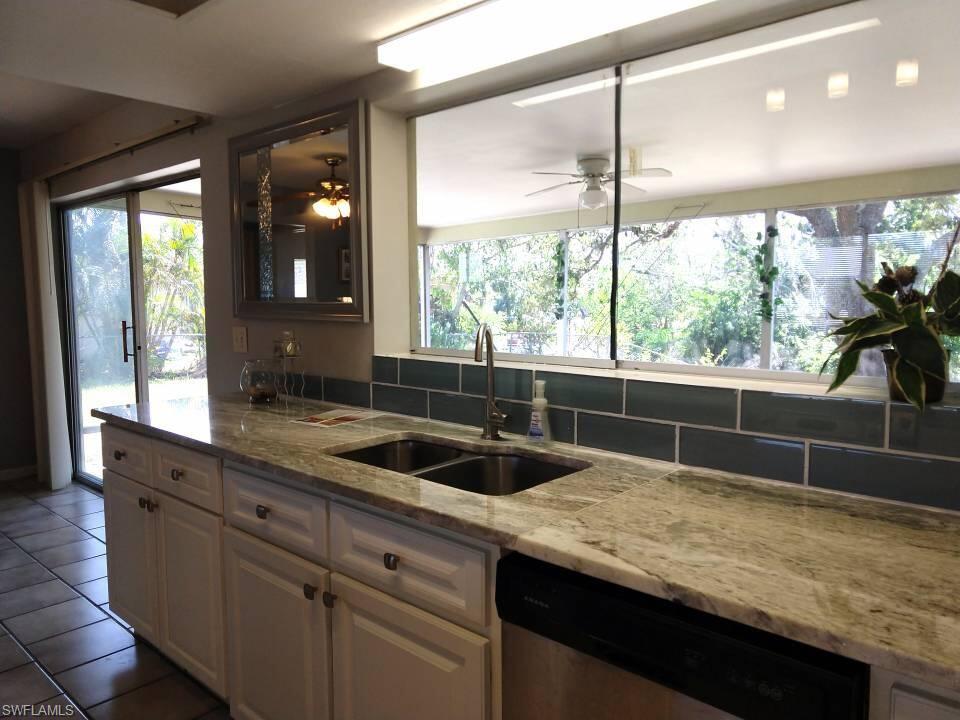 847 Hydrangea Dr Property Photo 18