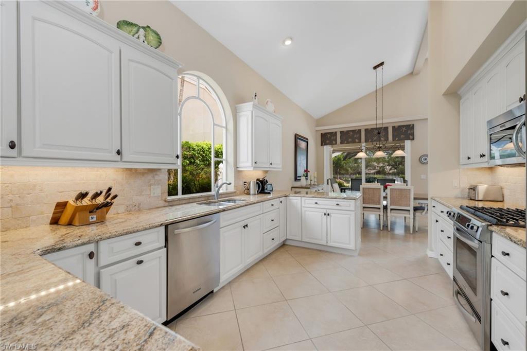 172 Via Napoli Property Photo 10
