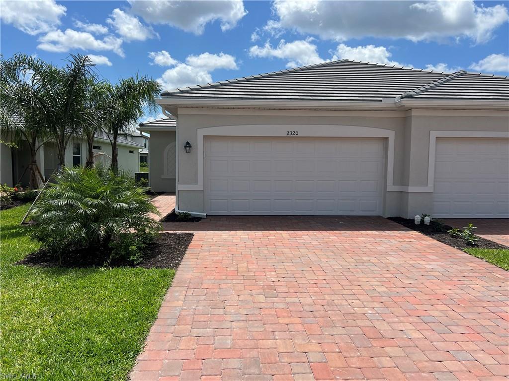 2320 Dragonfruit Way Property Photo