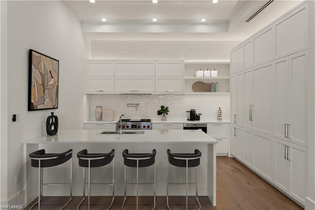 201 8th St S # 104 Property Photo 11