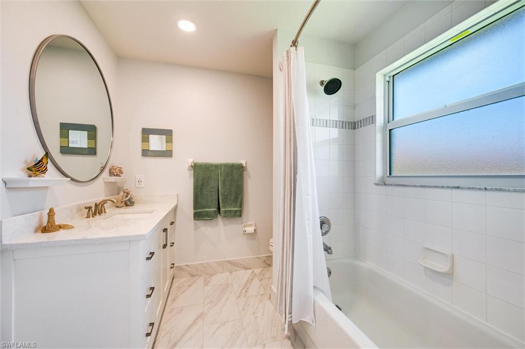 6810 Huntington Lakes Cir # 202 Property Photo 28