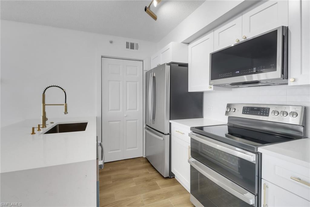 8940 Colonnades Ct E # 721 Property Photo 2