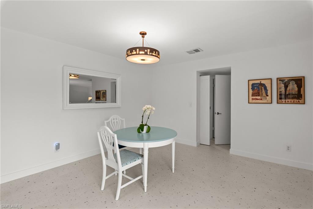 1454 Park Shore Cir # 2 Property Photo 5