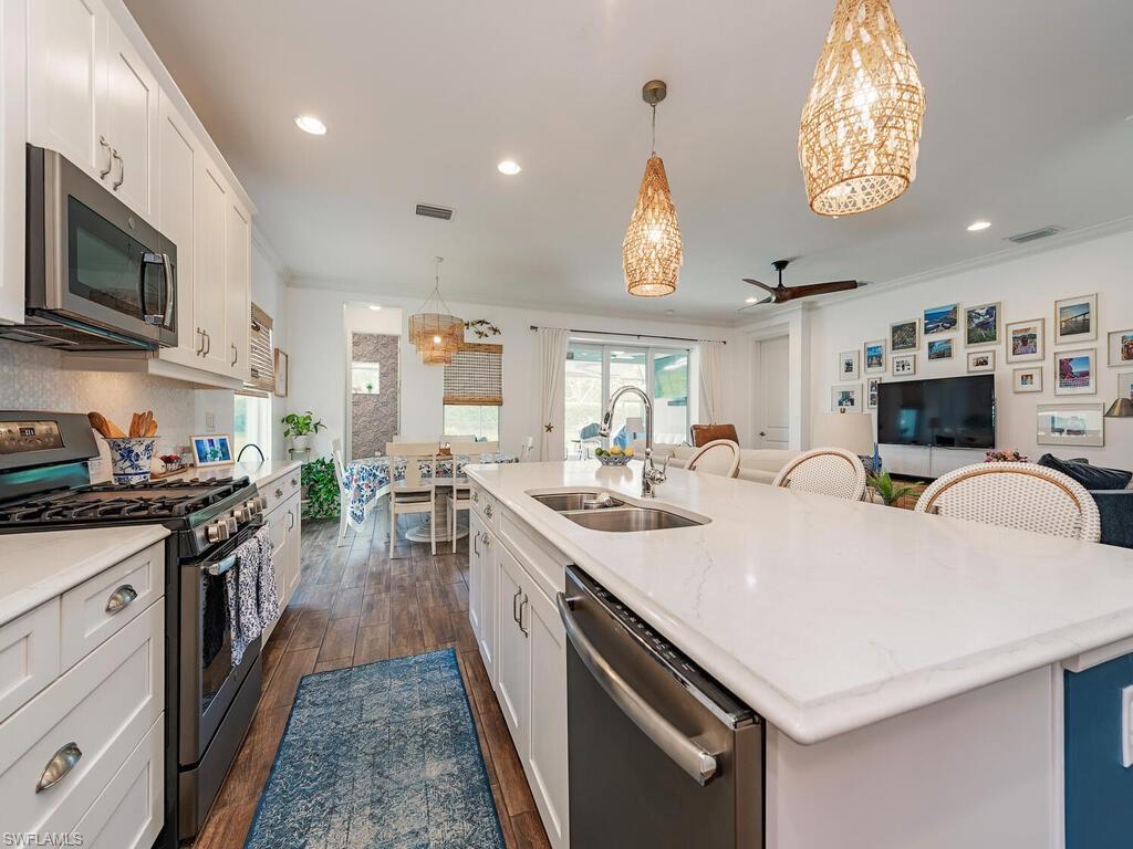 4348 Watercolor Way Property Photo 6