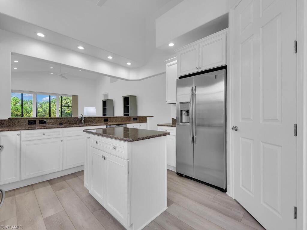 10500 Marino Pointe Dr # 703 Property Photo 8