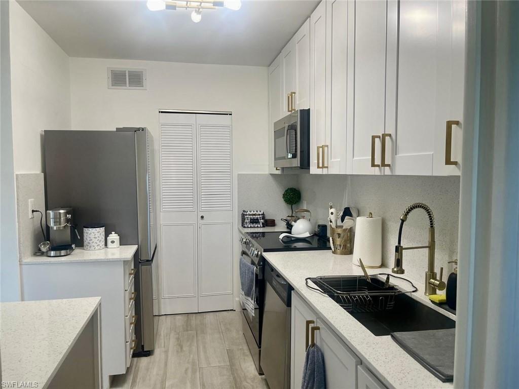 788 Park Shore Dr # H36 Property Photo 3