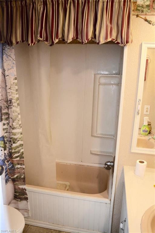 207 Lantern Ln Property Photo 18