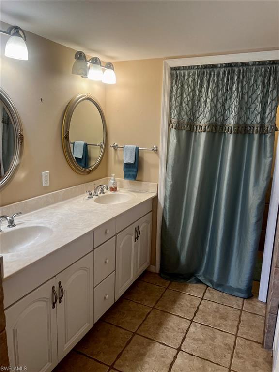 5765 Trailwinds Dr # 115 Property Photo 8