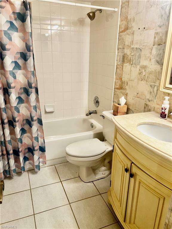 5765 Trailwinds Dr # 115 Property Photo 12