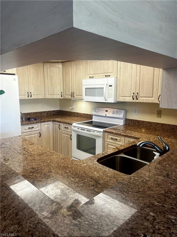 5765 Trailwinds Dr # 115 Property Photo 15