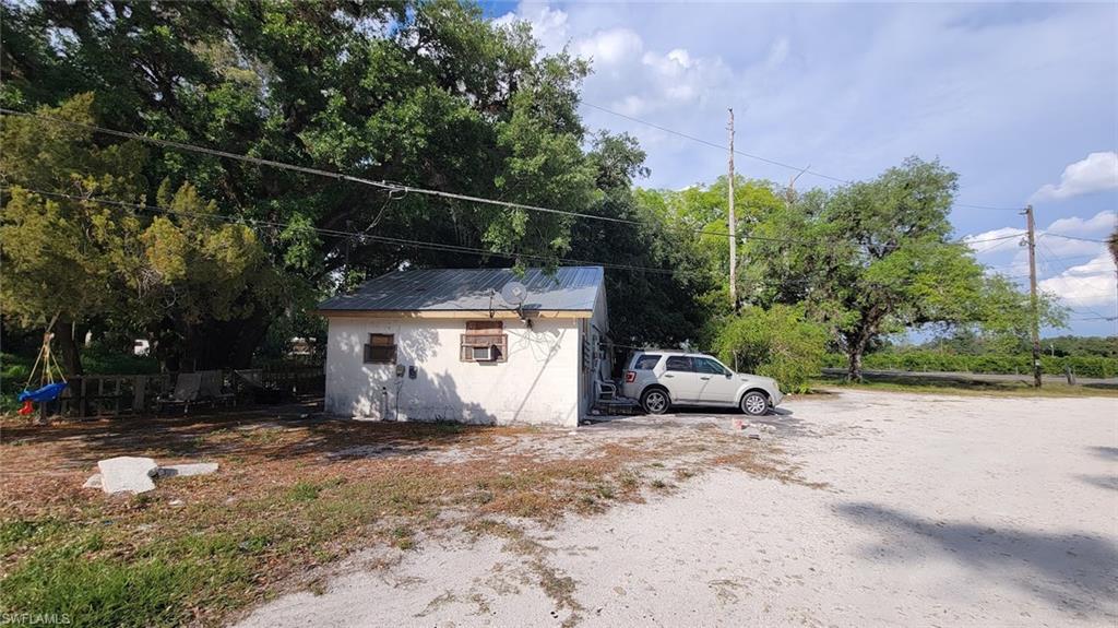 2302 County Rd 78 Property Photo 4