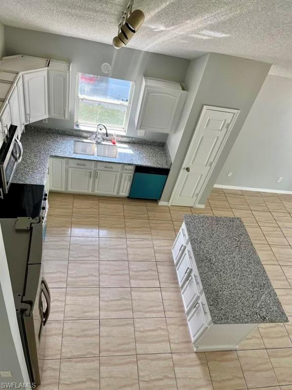 17040 Woodcrest Way Property Photo 4