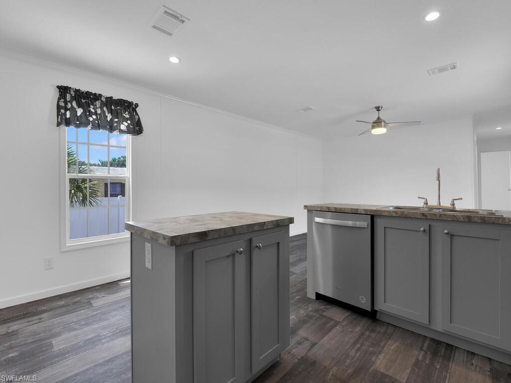 21190 Cypress Park Cir Property Photo 5