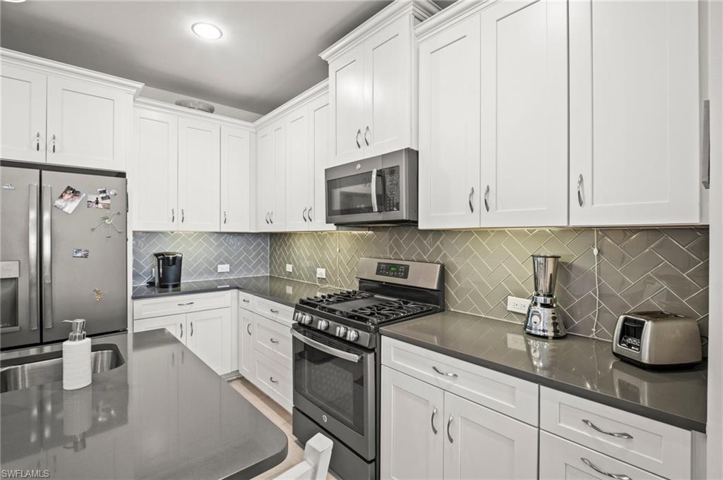 4514 Mystic Blue Way Property Photo 9