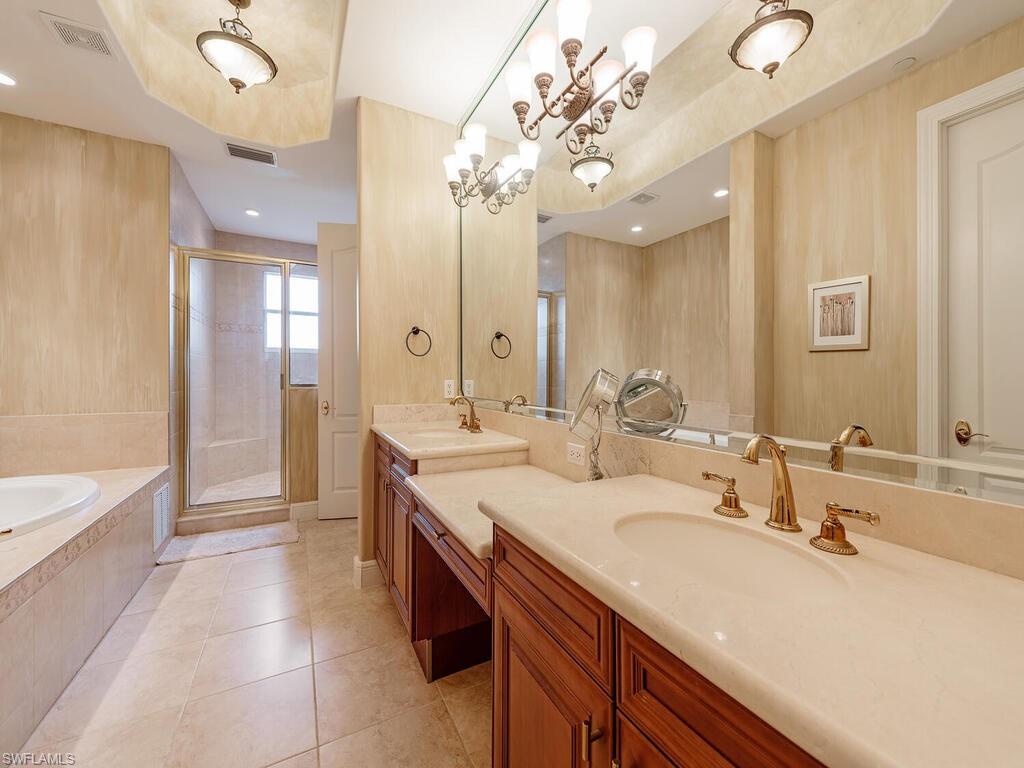 584 Avellino Isles Cir # 19102 Property Photo 10