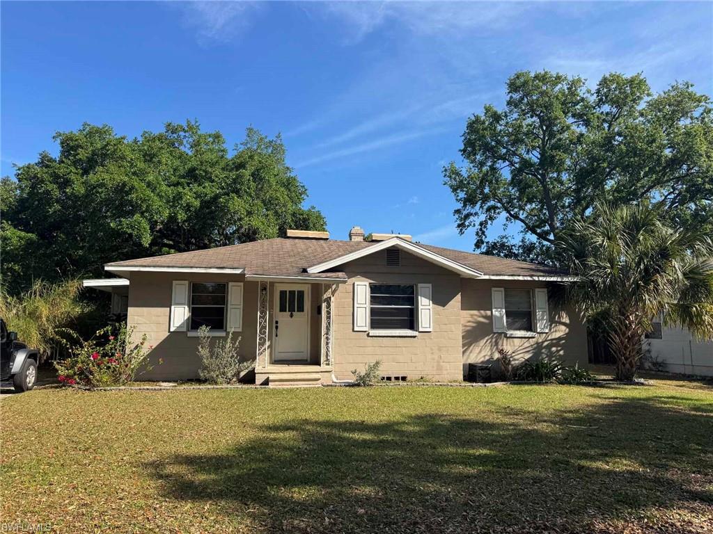 1030 E Wallnut St Property Photo