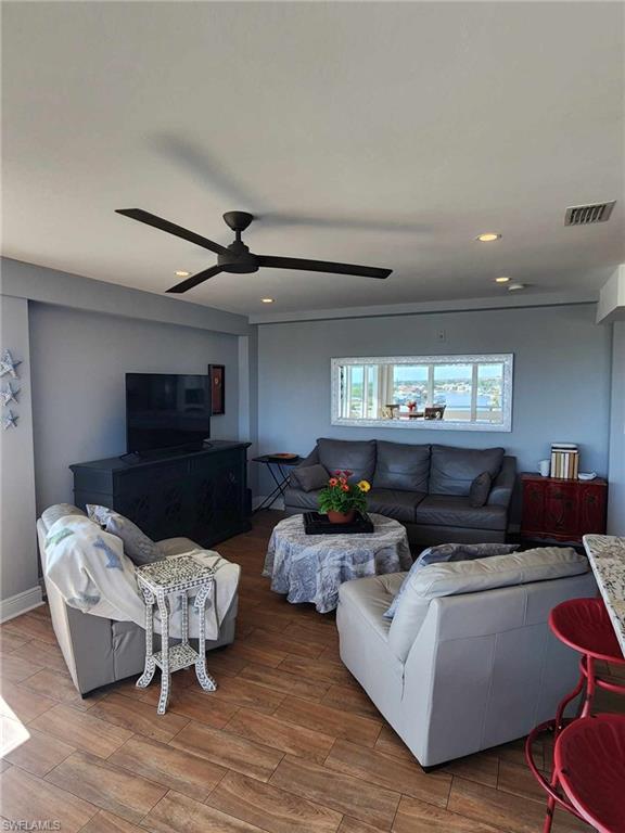 4803 Sunset Ct # 604 Property Photo 11