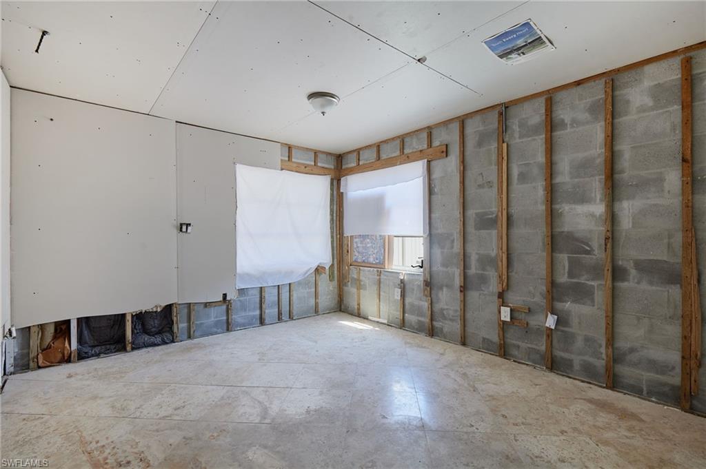 27620 Riverdale Ln Property Photo 9