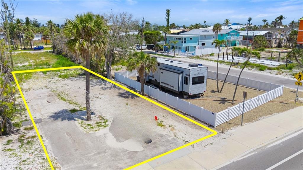 5421 / 5425 Estero Blvd Property Photo 14