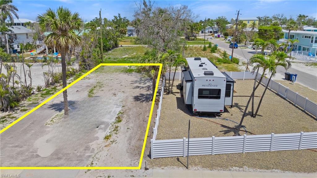 5421 / 5425 Estero Blvd Property Photo 15