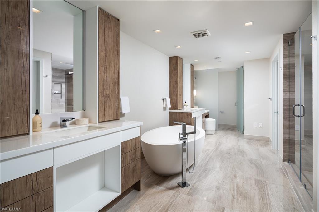 6897 Grenadier Blvd # 1602 Property Photo 11