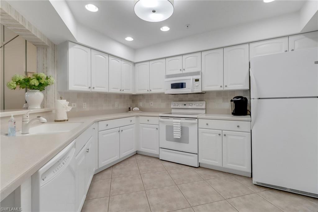 4183 Bay Beach Ln Property Photo 4