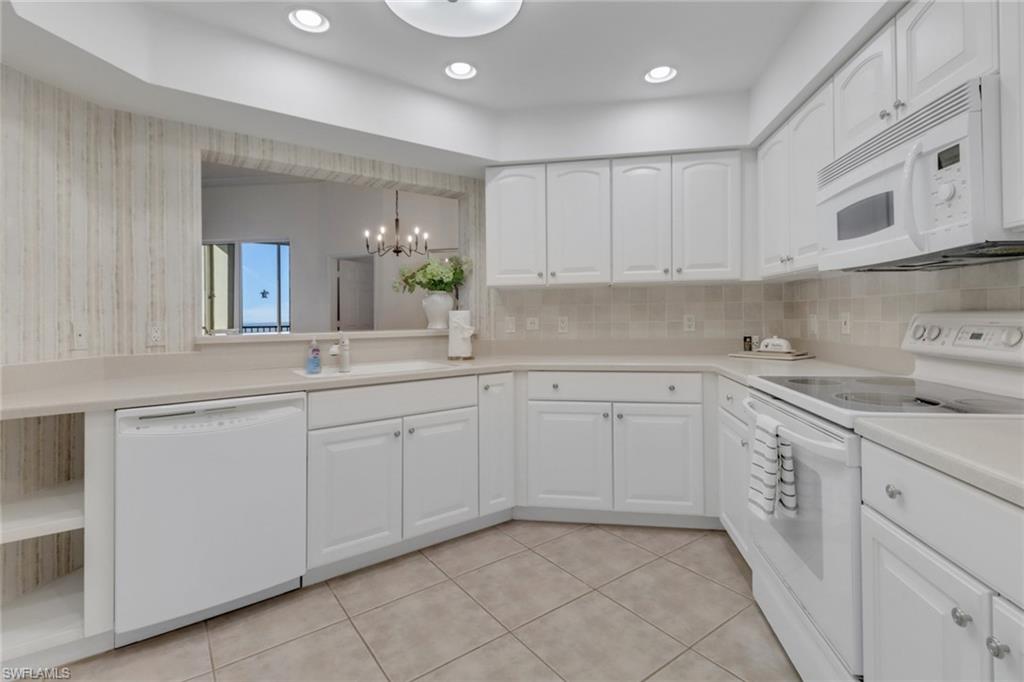 4183 Bay Beach Ln Property Photo 5