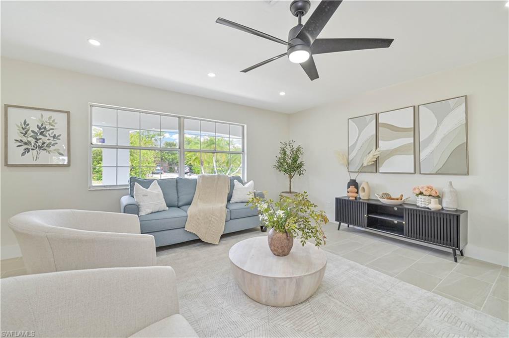 1400 Alwynne Dr Property Photo 3