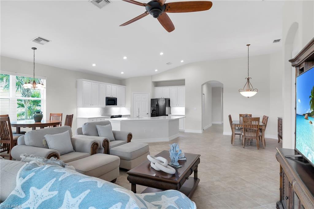 1286 Rialto Way # 202 Property Photo 12