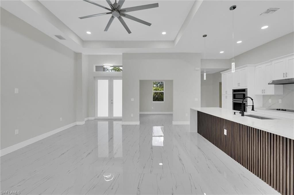 2807 40th St W Property Photo 11