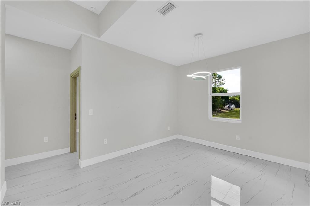 2807 40th St W Property Photo 15