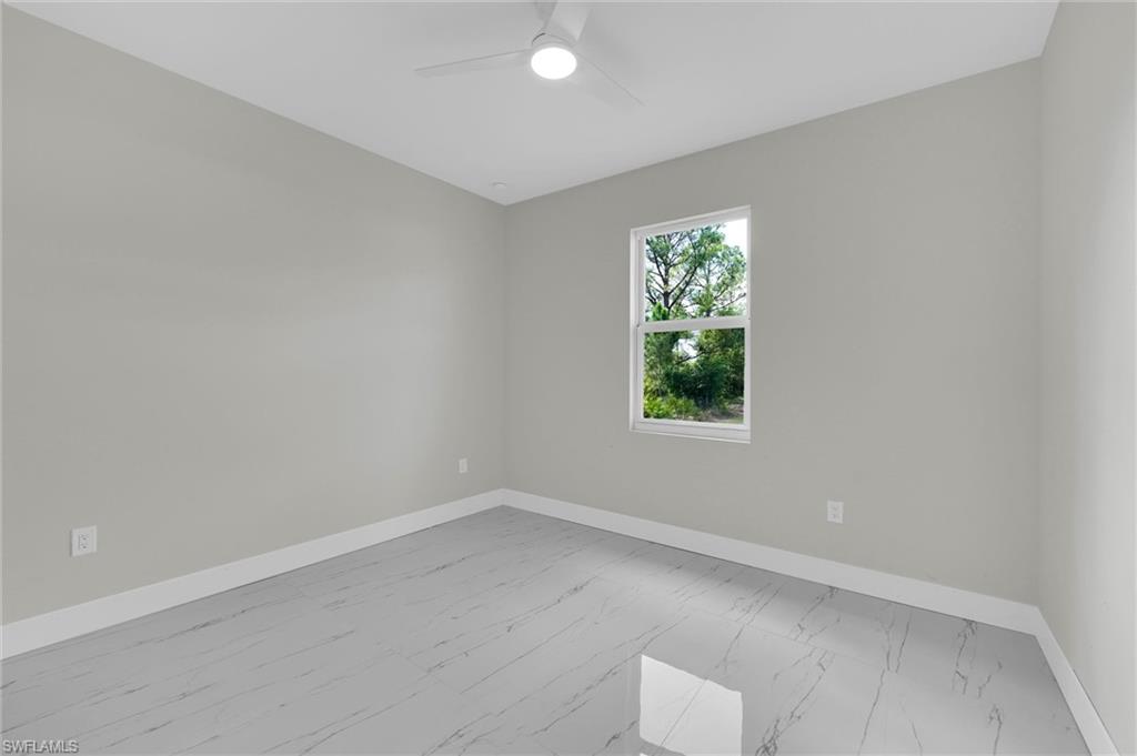 2807 40th St W Property Photo 17