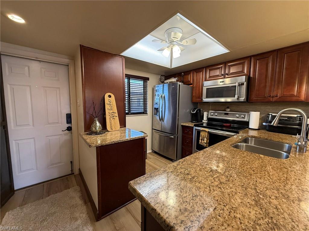 4790 S Cleveland Ave # 906 Property Photo 7