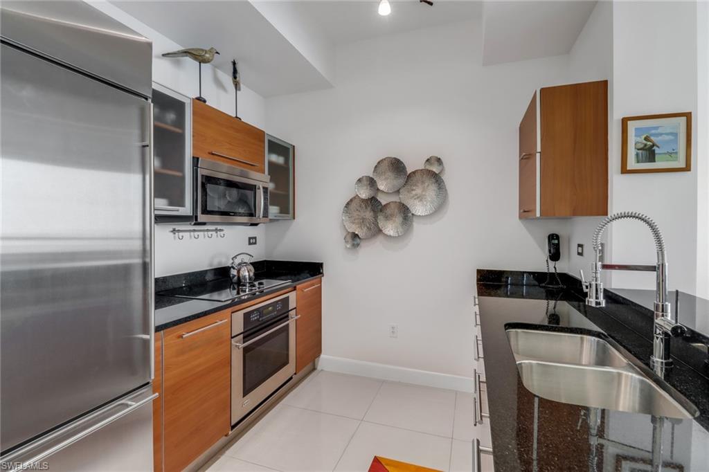 3000 Oasis Grand Blvd Property Photo 7