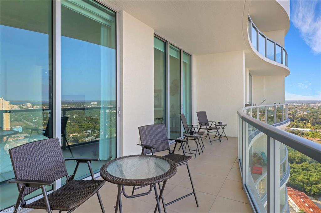 3000 Oasis Grand Blvd Property Photo 32