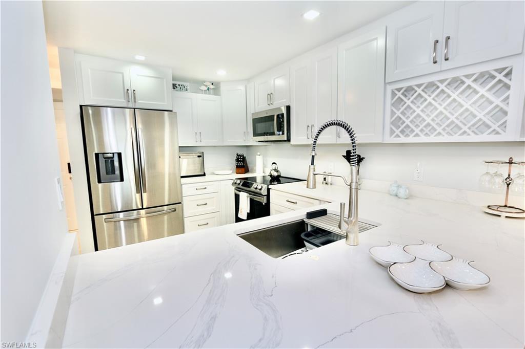 25870 Hickory Blvd # 106 Property Photo 8