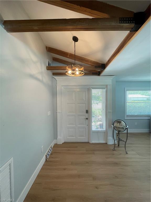 1057 Bayshore Ave Property Photo 3