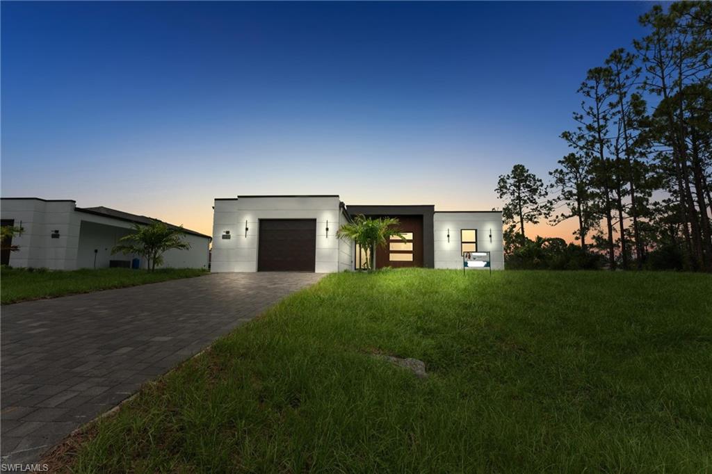 727 Colyer ST E Property Photo 1