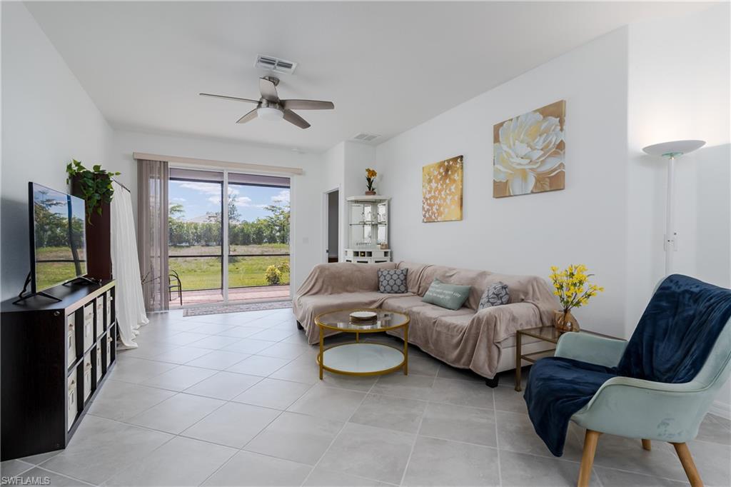 2140 Dragonfruit Way Property Photo 10